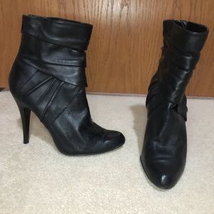 Aldo black leather booties size 8